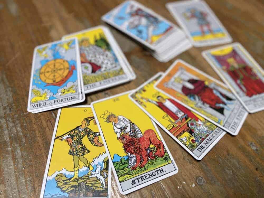 Jogo de Ler Cartas de Tarot Online Grátis 3 Cartas Português